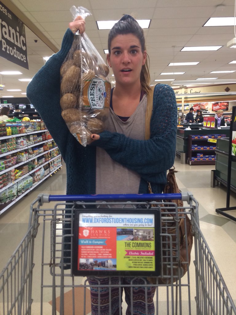 TalawandaCru's tweet photo. You like potatoes? So do we. Thanksgiving dinner @ 806 Dufour Lane @ 6:30! Come celebrate with us! https://t.co/zq8gPKf7jN