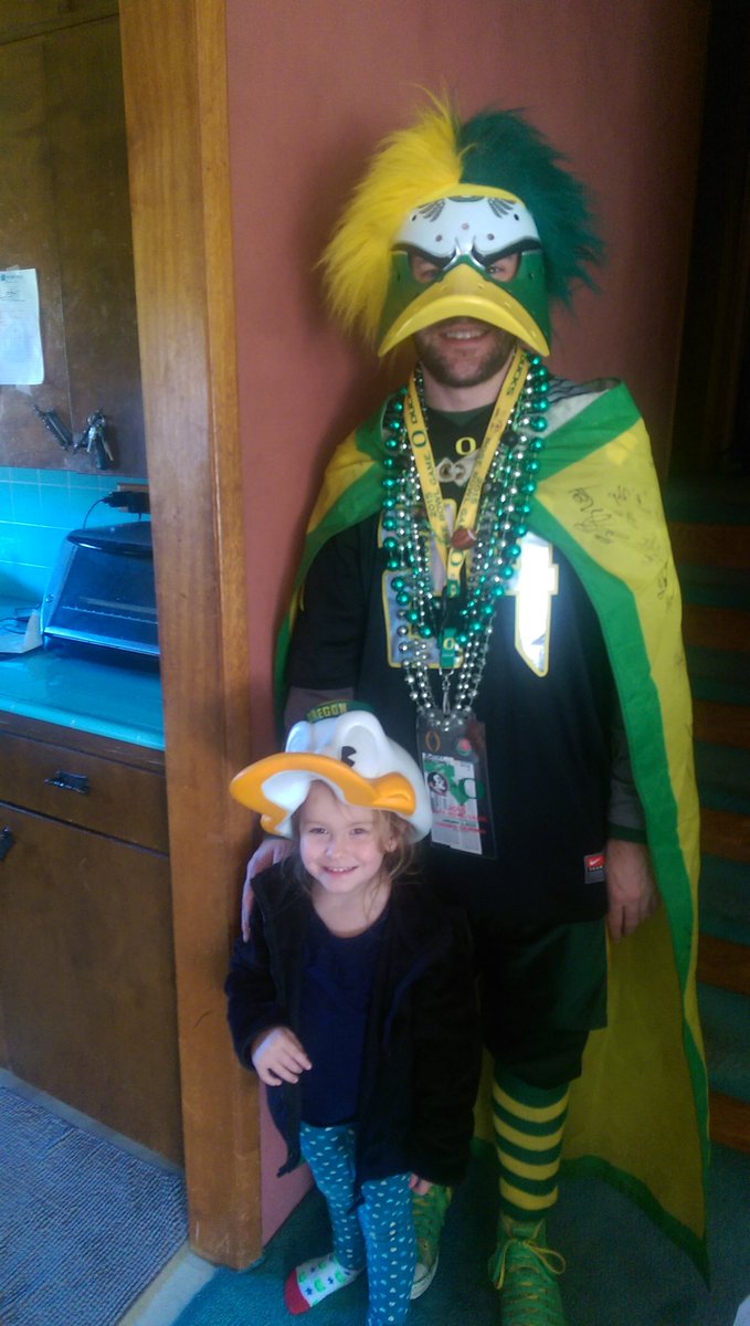 1SeymourDuck's tweet photo. Let's go ducks! #HowIGameday https://t.co/TdBbMexc2S