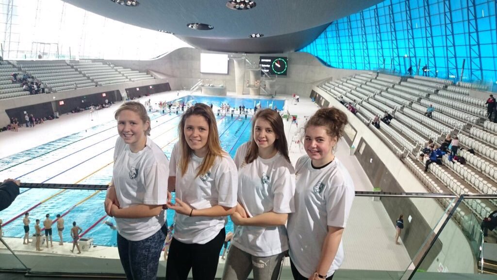 poppyconcannon's tweet photo. Amazing day at the national swimming gala at London Aquatic Centre🏊🏼well done everyone👏🏼 @Ollie__Ripley @Ollie_Guyy https://t.co/cP1kcUi9Yb