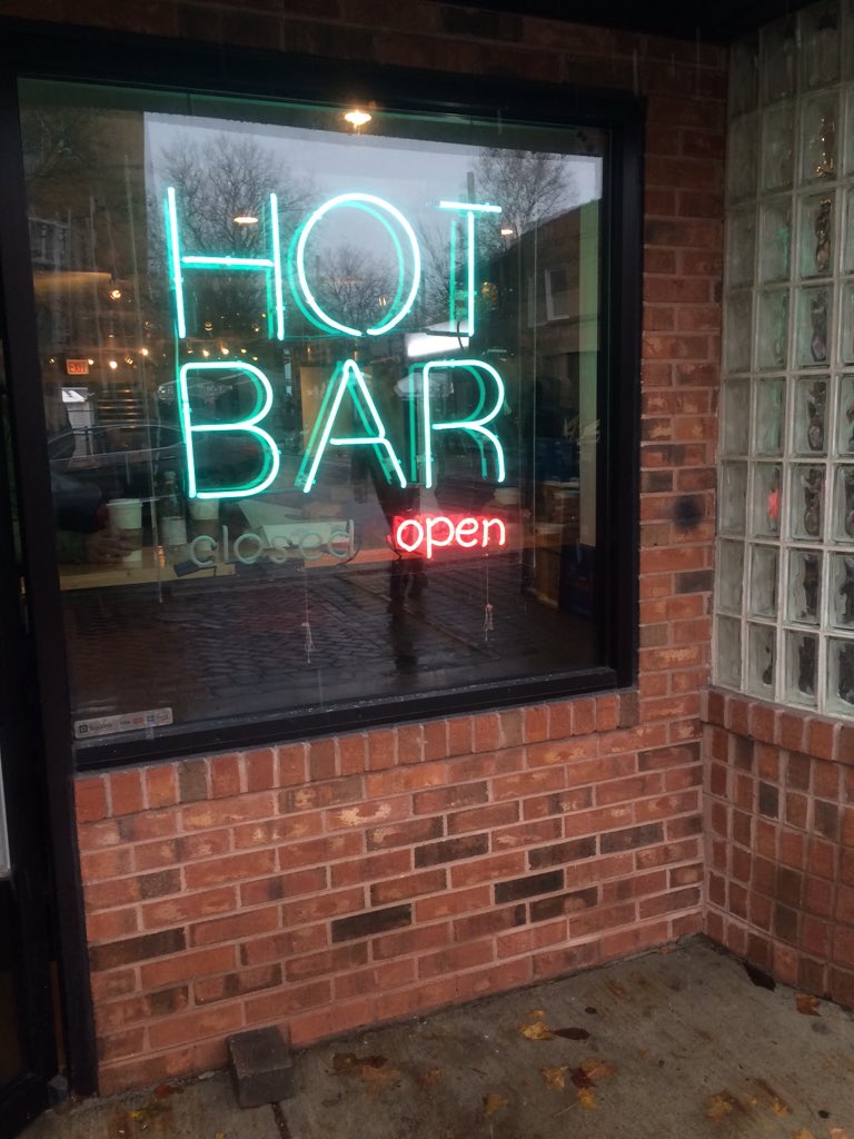 McDonaldPRyan's tweet photo. Thanks Dave Miller Pumpkin stuffle and doughnots @bakermillerchi #hotbar #stuffle #chicagofoodscene #chicagoeater https://t.co/PisD7NBycx