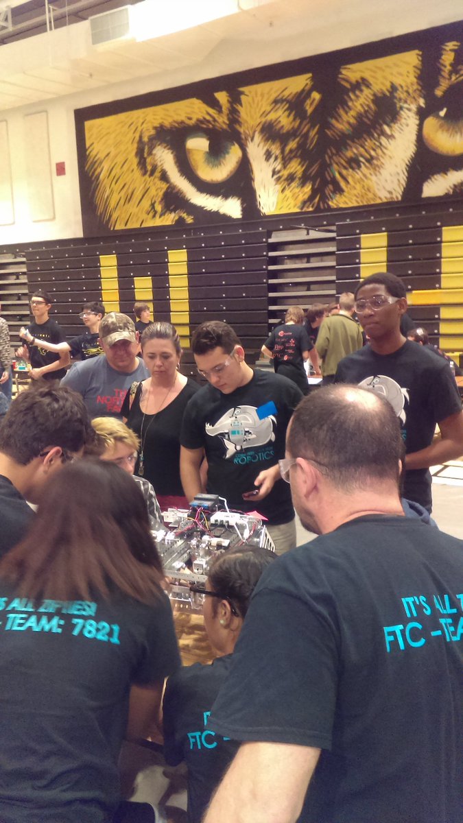 MilahWall's tweet photo. @sr_reef @PTSACoralReefHS Coral Reef High School Robotics Club Team-7821 #It'sAllZipties #AgEngineering #Robotics https://t.co/zY3lfOEAnq