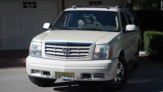 Tony Soprano's Escalade was sold for $119,000 in an auction. #local10 bit.ly/1kOgudG?utm_me… https://t.co/qCPvm9tFiu