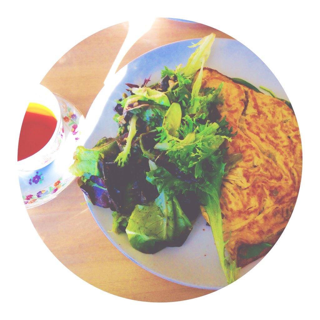 MNB_YVR's tweet image. Refuelling after spin class 🚴 @HeirloomVeg 😍 #protein is important 2 help our body repair &amp;amp; rebuild after #workouts