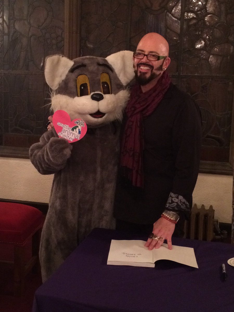 SeattleAnimal's tweet image. Thanks, @JacksonGalaxy! MT @JacksonGalaxy: Father/son portrait (Cat Daddy &amp;amp; cat ;) #CatifyToSatisfy @SeattleAnimal