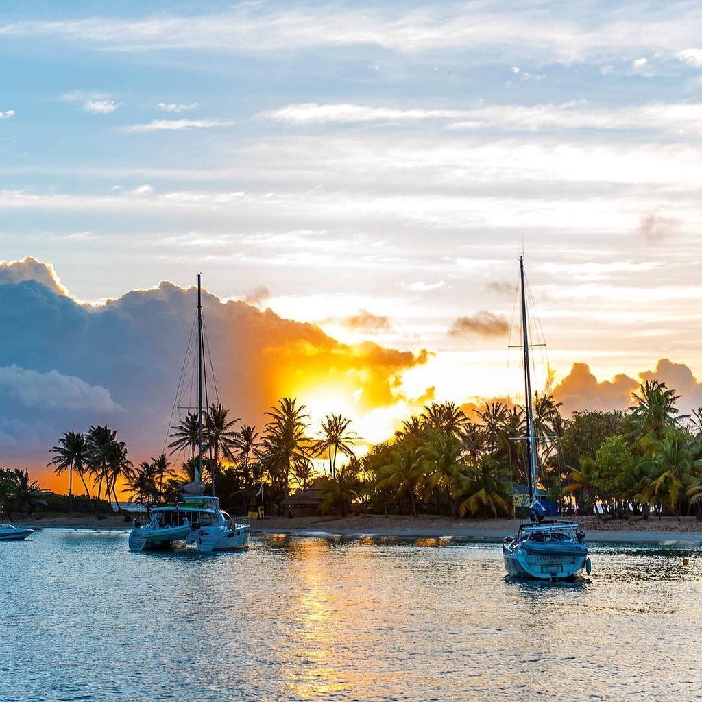 UncommonCarib's tweet photo. Remember that time we were anchored in Carnash Bay, aka Salt Whistle Vary in the #Grenadin… https://t.co/i78WyxL80y https://t.co/e6CjjTwkdx