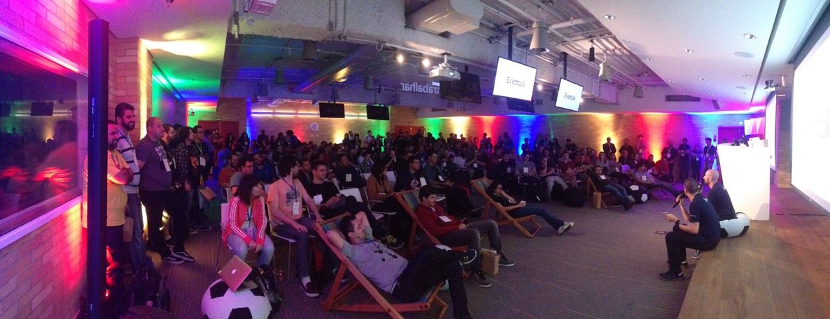 nshgeek's tweet photo. Quanta gente! #DevFestSP15 https://t.co/6fSTlSQDx6