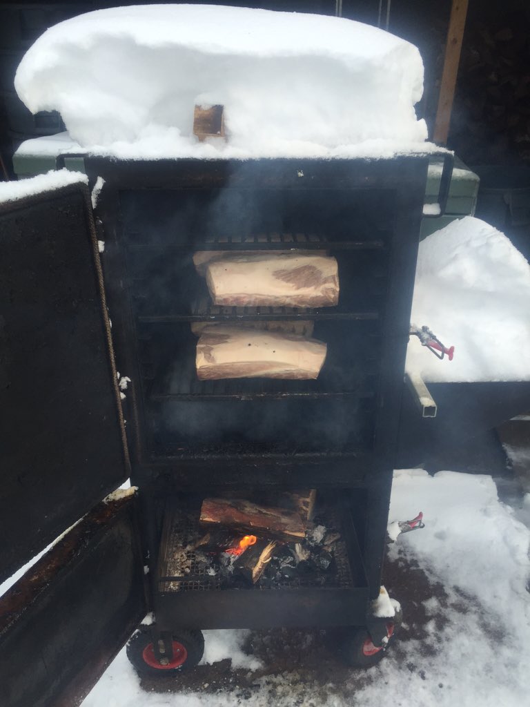 ChefPeteO's tweet photo. We don't care how cold it is! #Midwest #winterbbq https://t.co/KrLt91EoXZ
