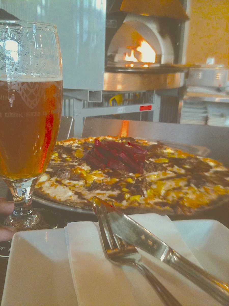 AboriginalTeam's tweet photo. @BTBrewing "inside out shepards pie" stout gravy, pickled beets, mmmmmmmm! #MastersOfThePie https://t.co/Nc8qeAu73q