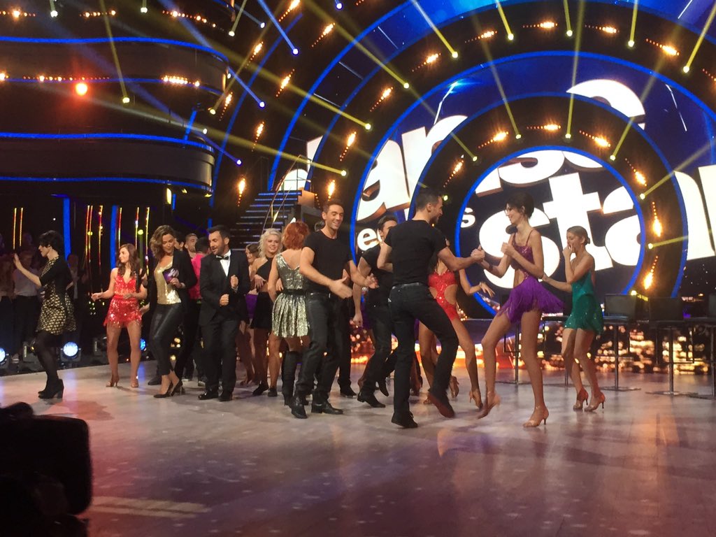 DALS_TF1's tweet photo. Bonne soirée sur @TF1 et à samedi prochain pour le prime spécial #DALSDisney ! https://t.co/vZ1ZiYZ1M4