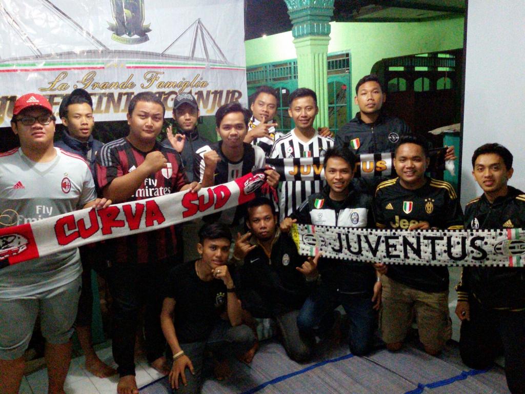 JuJurJKT's tweet photo. Alhamdulillah nobar berjalan lancar , terima kasih #MilanistiCiganjur #Respect #CiganjurÉBianconera #ThisIsCiganjur https://t.co/31AUcK4O0t