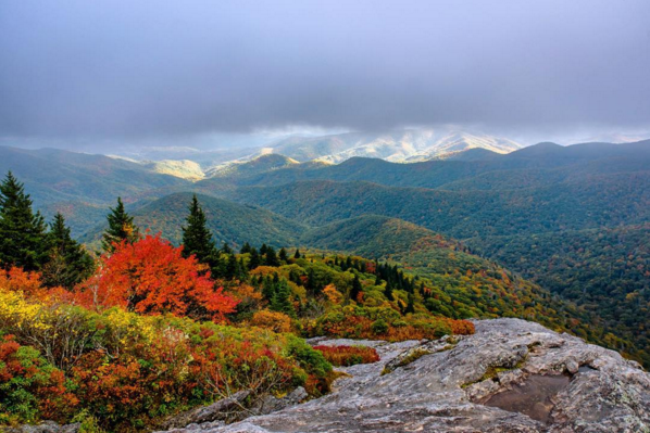 Greenville_SC's tweet photo. Breathin' in that Autumn air // 📷 by clinephotos from Devil's Courthouse, a popular hiking spot near Greenville! https://t.co/dMrROAOUX8
