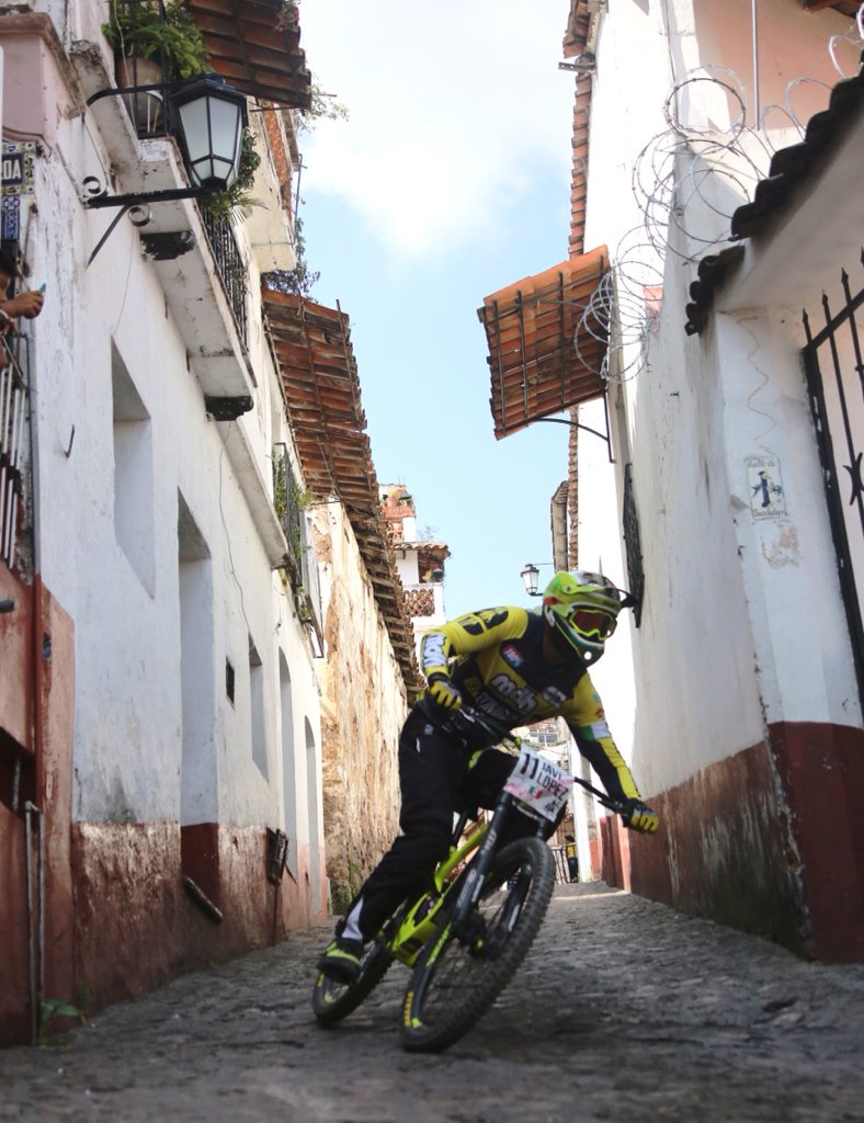 HectorAstudillo's tweet photo. ¡Felicidades Taxco por el éxito del evento de Down Hill! Seguiremos apoyando actividades deportivas. https://t.co/wnS4q70GCs