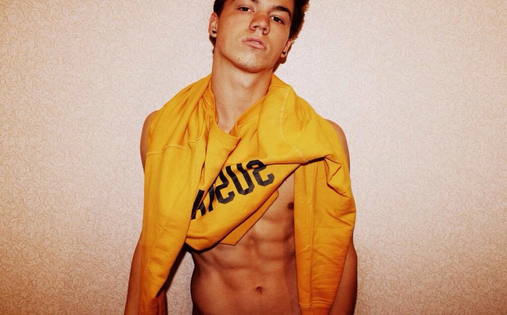 Taylor Caniff. 