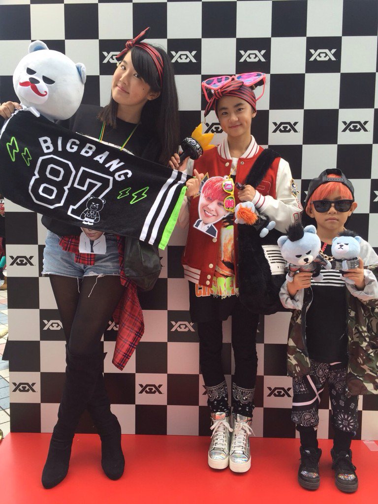 YGJAPANofficial's tweet photo. 【#BIGBANG】
『BIGBANG WORLD TOUR 2015～2016 [MADE] IN JAPAN』@京セラドーム3日目 
寒くなってきたので、ファーバッグをお持ちの方も増えてきました💖✨ https://t.co/AyJEUQ7fGU