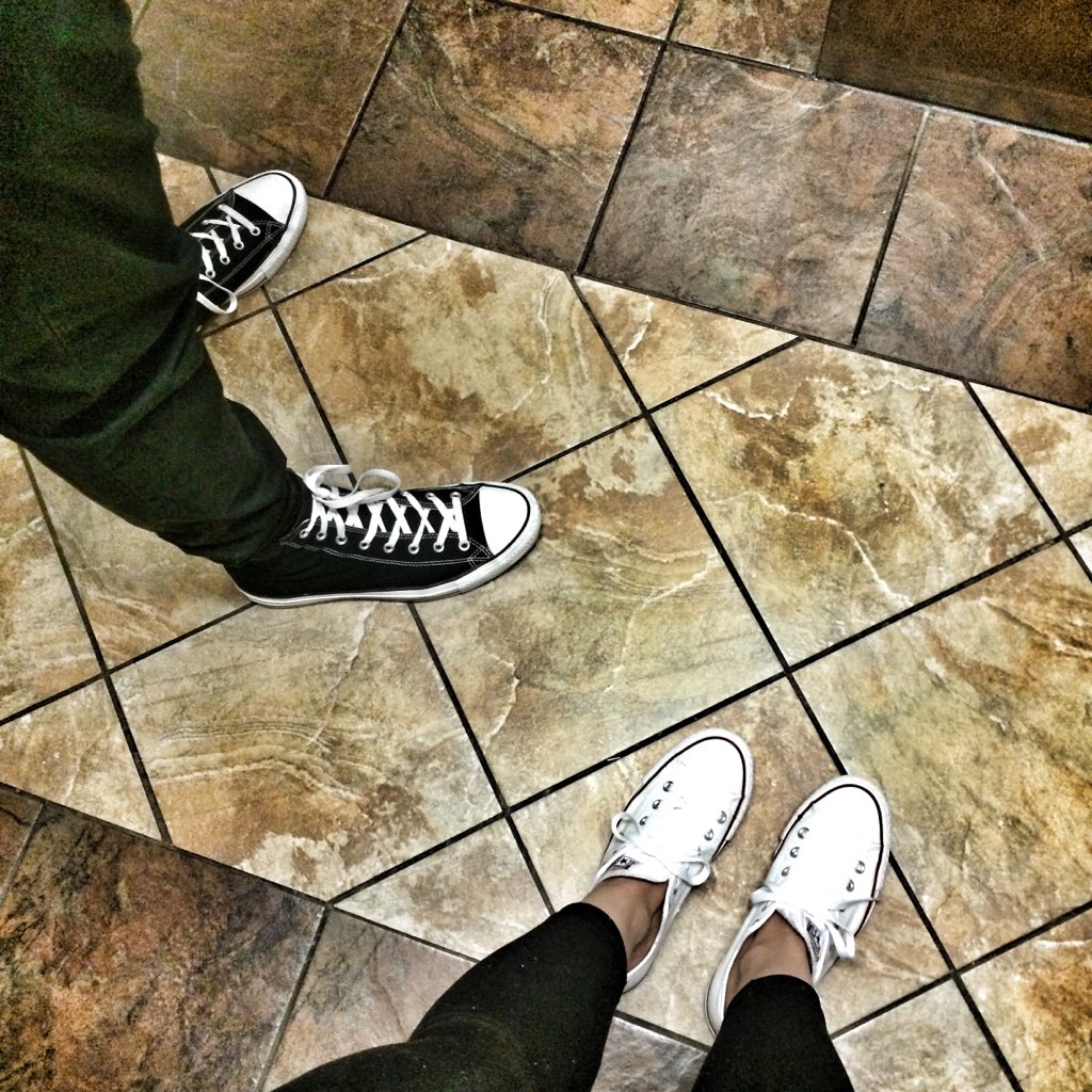 cristincurl's tweet photo. When you and bae be matchin' 😘 #converse https://t.co/TiNqWrS2wv