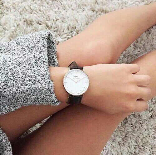 lifechooses's tweet photo. ✧choose one✧ https://t.co/yTOQJqQegC