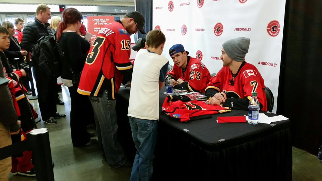 traereed's tweet photo. @NHLFlames @Monahan20 #RedRally #bestdayever Do you remember my uncle who got engaged at the flames game???!!! https://t.co/1IaKe8sVCg