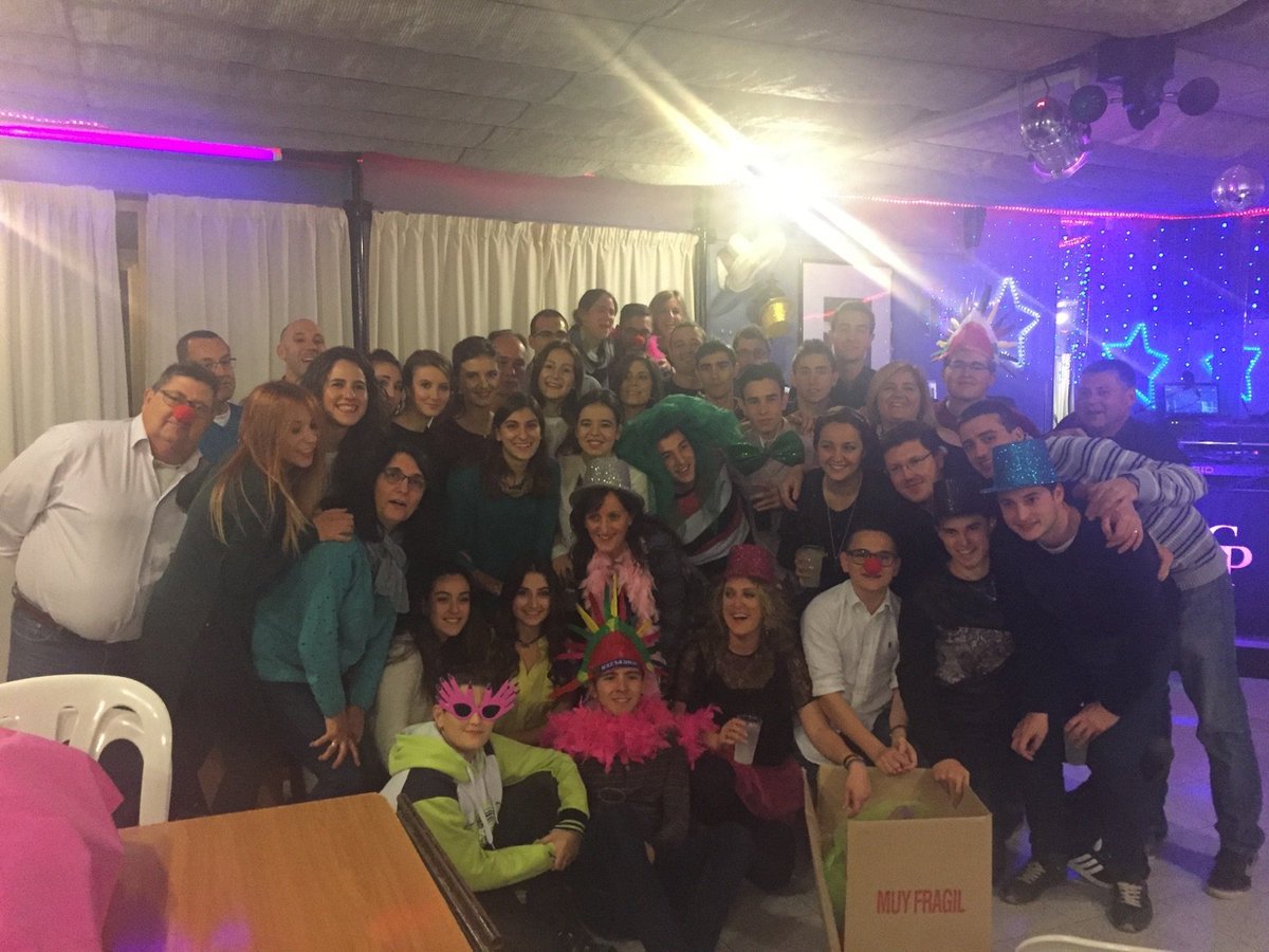rbp_music's tweet photo. @SAMCastellnovo cena de Santa Cecilia 2015. #notodoescurrar https://t.co/4jOBvvn5yb