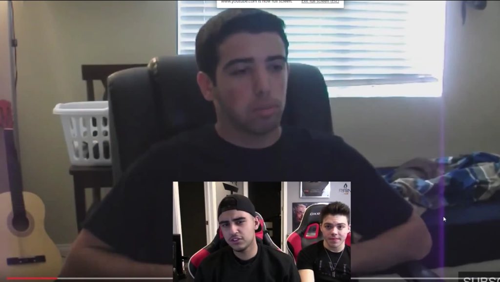 16Mullally's tweet photo. @FaZeApex OMG 😂😂 https://t.co/FgtM0U4vcK