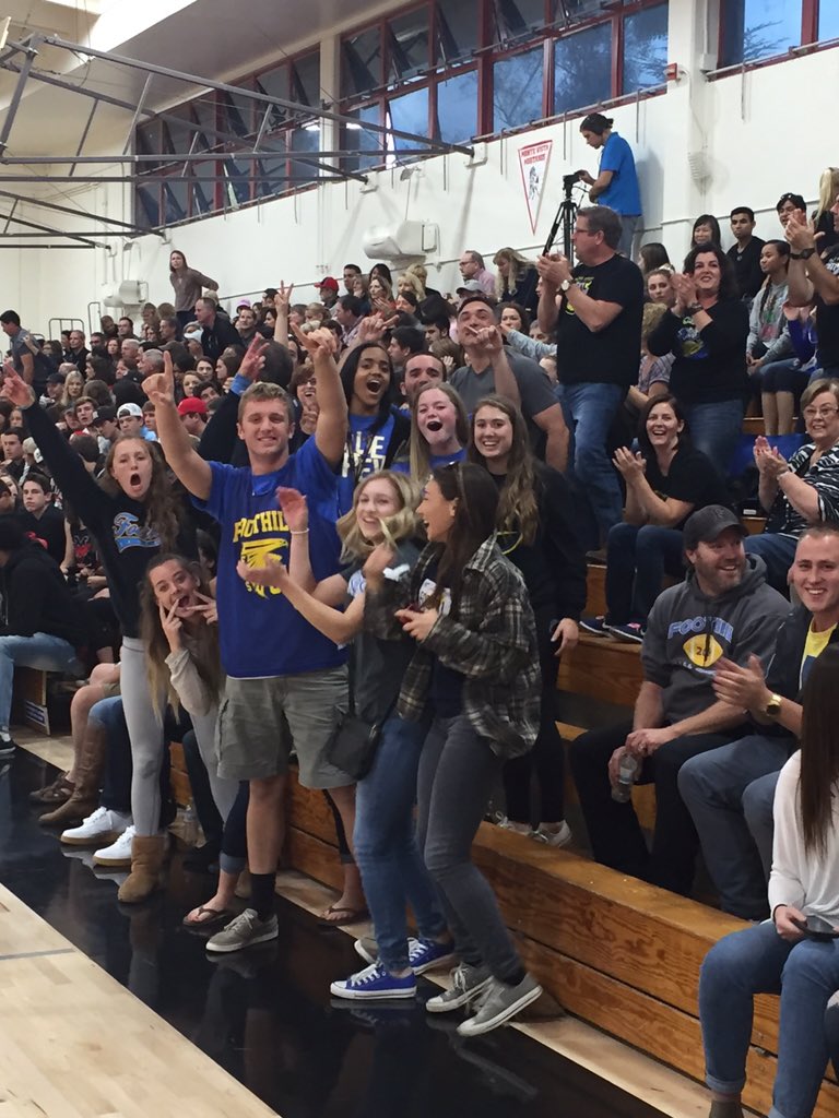 MrK_LVJUSD's tweet photo. Game 1 Falcons!
#eventhesuperintendentknows##mrhansen https://t.co/NWX7Q9Dv0g