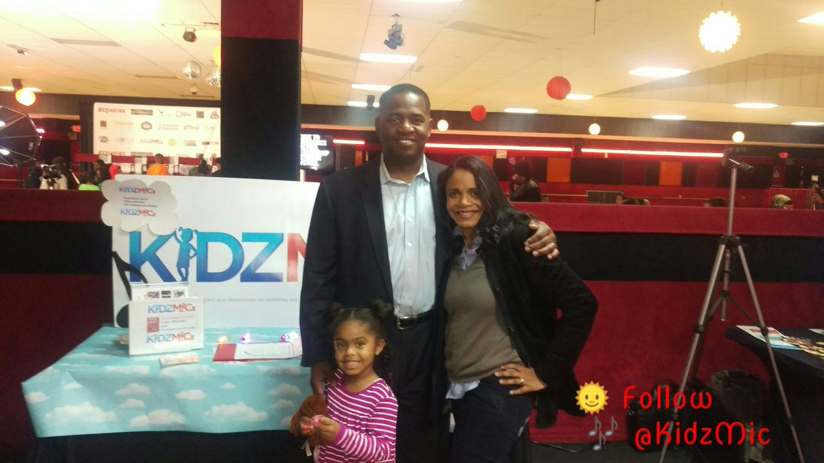KidzMic's tweet photo. ๐ผ๐ถKidz Mic got a great dose of inspiration from Honorable @CeasarMitchell & beautiful Dr. Mitchell during #SkateHack https://t.co/CNi6qtfug8