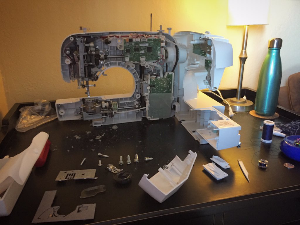 susanvonthun's tweet photo. Not what I had in mind when I started this #sewing project! #sewsooz #sewnotgood https://t.co/VEOLj3Xa6b