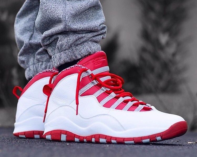 SneakerPics23's tweet photo. Cherry 10's https://t.co/IA1A0oXa3I