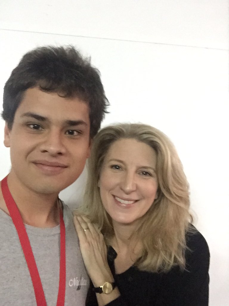 sergioldu123's tweet photo. @janinewarner #PerDebate15 thank you! https://t.co/JND8oVldwK