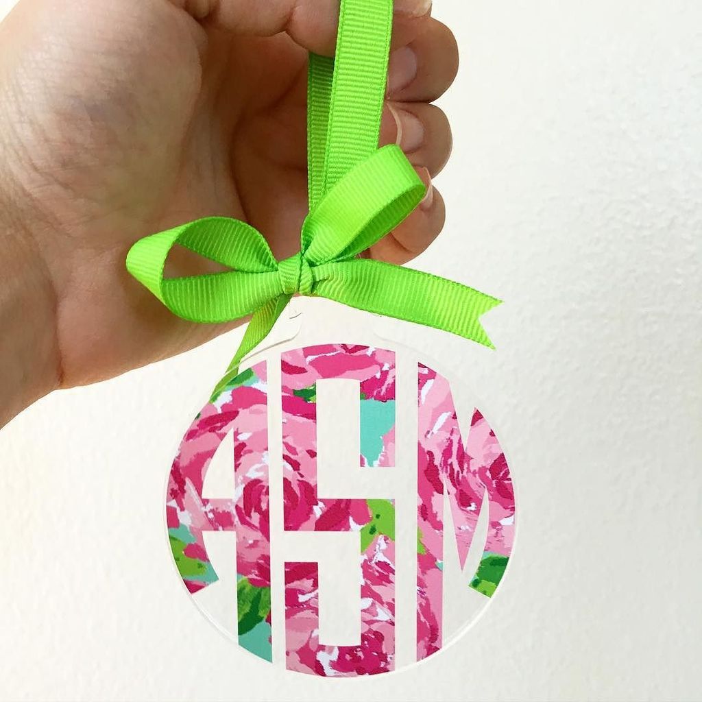 thegatorbug's tweet photo. Deck the halls! #lillyinspired #lillypulitzer #christmasornament #christmasdecoration #monogrameverything #firstimp… https://t.co/4ZQrdTeAD6