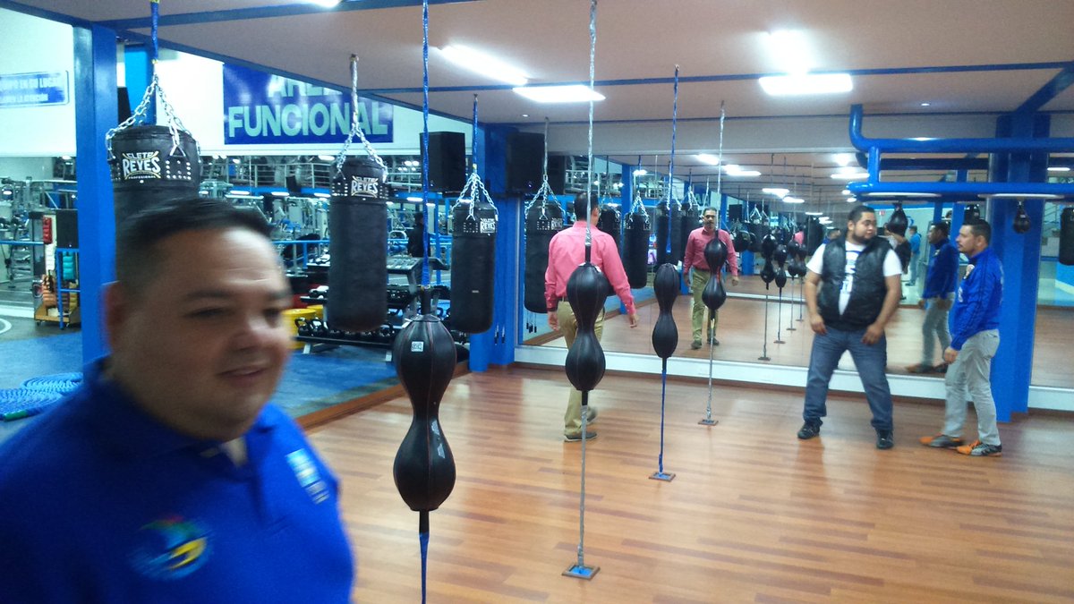Lcef_Itson's tweet photo. En la inauguración de New Body Gym!! https://t.co/18QtEBl52F