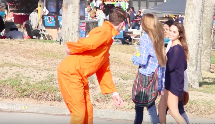 TopPranks2015's tweet photo. PRISON PRANK!!! always love these https://t.co/HDyxqO2Ln2 https://t.co/6NMN8GzTwE