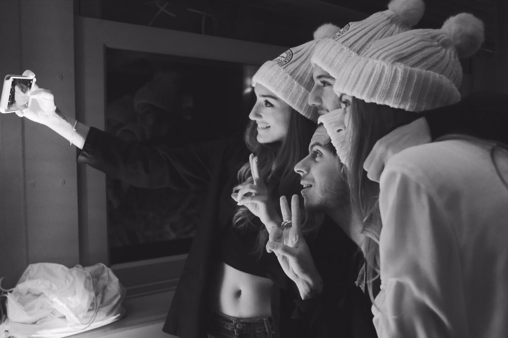 KenzaSMG's tweet photo. Merci à la @FolieDouceValdi pour ce moment chaleureux ce soir. #foliedouce 📷 by @osmany https://t.co/CPXbOt4fDR
