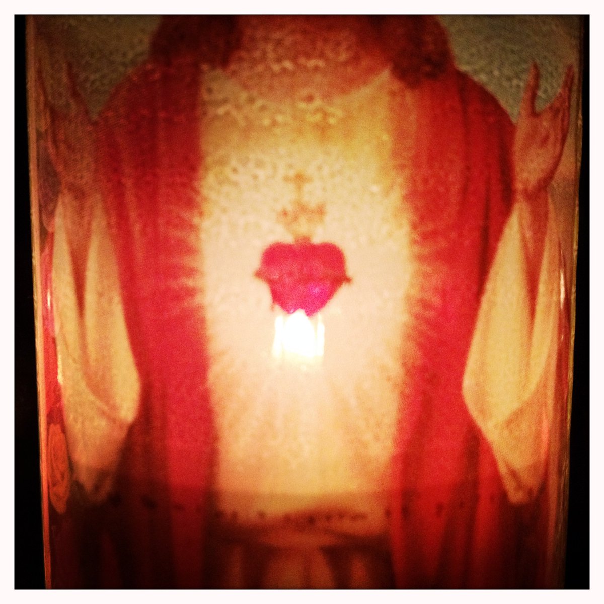 Motherstarseer's tweet photo. PEACE ON EARTH. OPEN YOUR HEART WIDE. INFINITE LOVE ON EARTH. WE ARE ONE PEOPLE.#PeaceForAllPeople #PrayForEveryone https://t.co/m8vK64mw4m