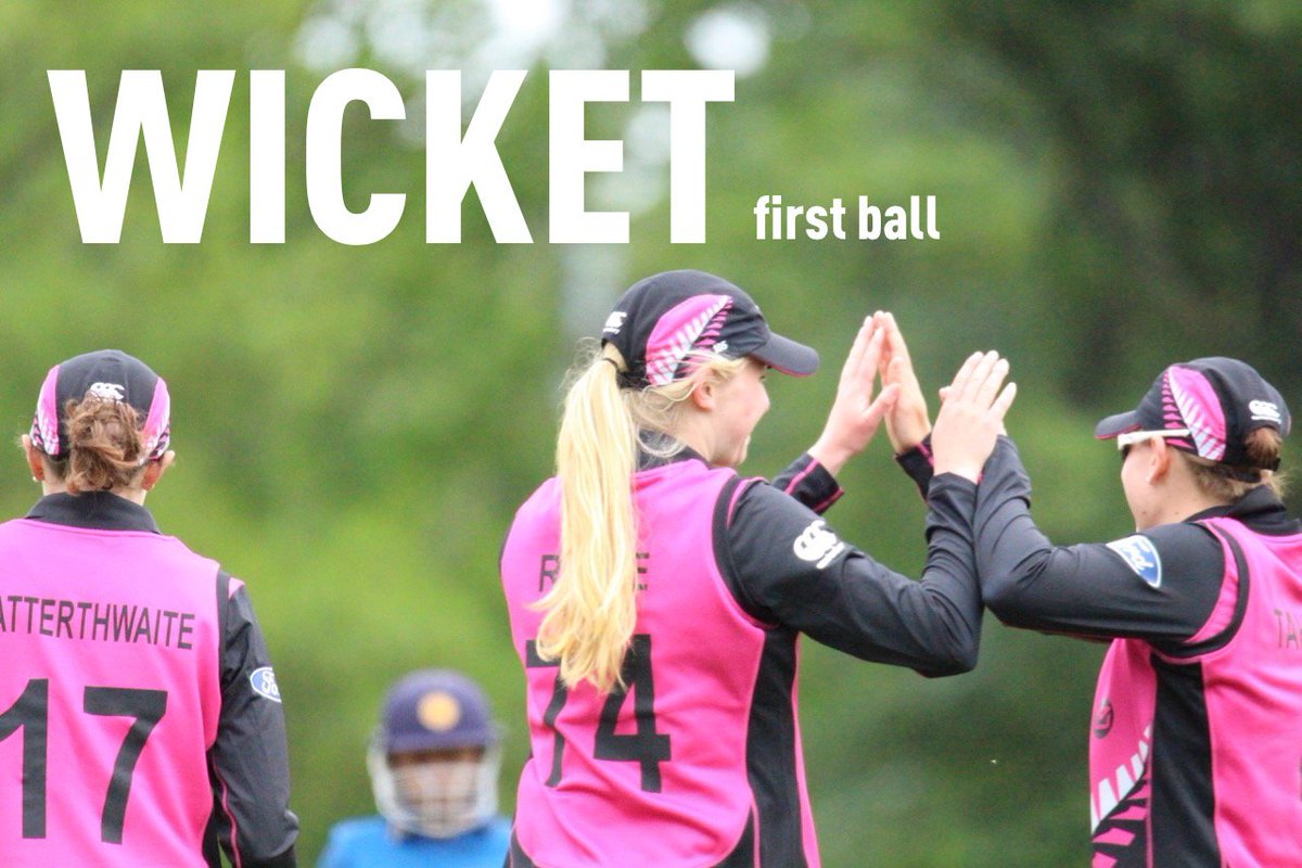 WHITE_FERNS's tweet photo. Wicket first ball for @hmrowey + a run out! Sri Lanka 32/4 after 8 overs #WFvSL https://t.co/7kZTpkgbZD