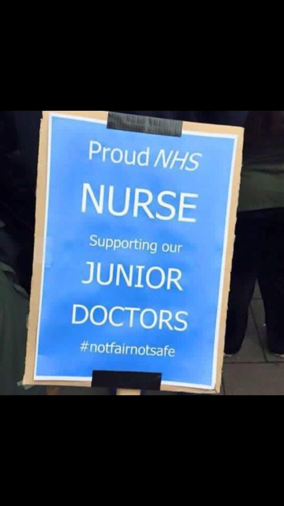 buttonmoon25's tweet photo. @DoctorChristian https://t.co/OFmyutLFD4