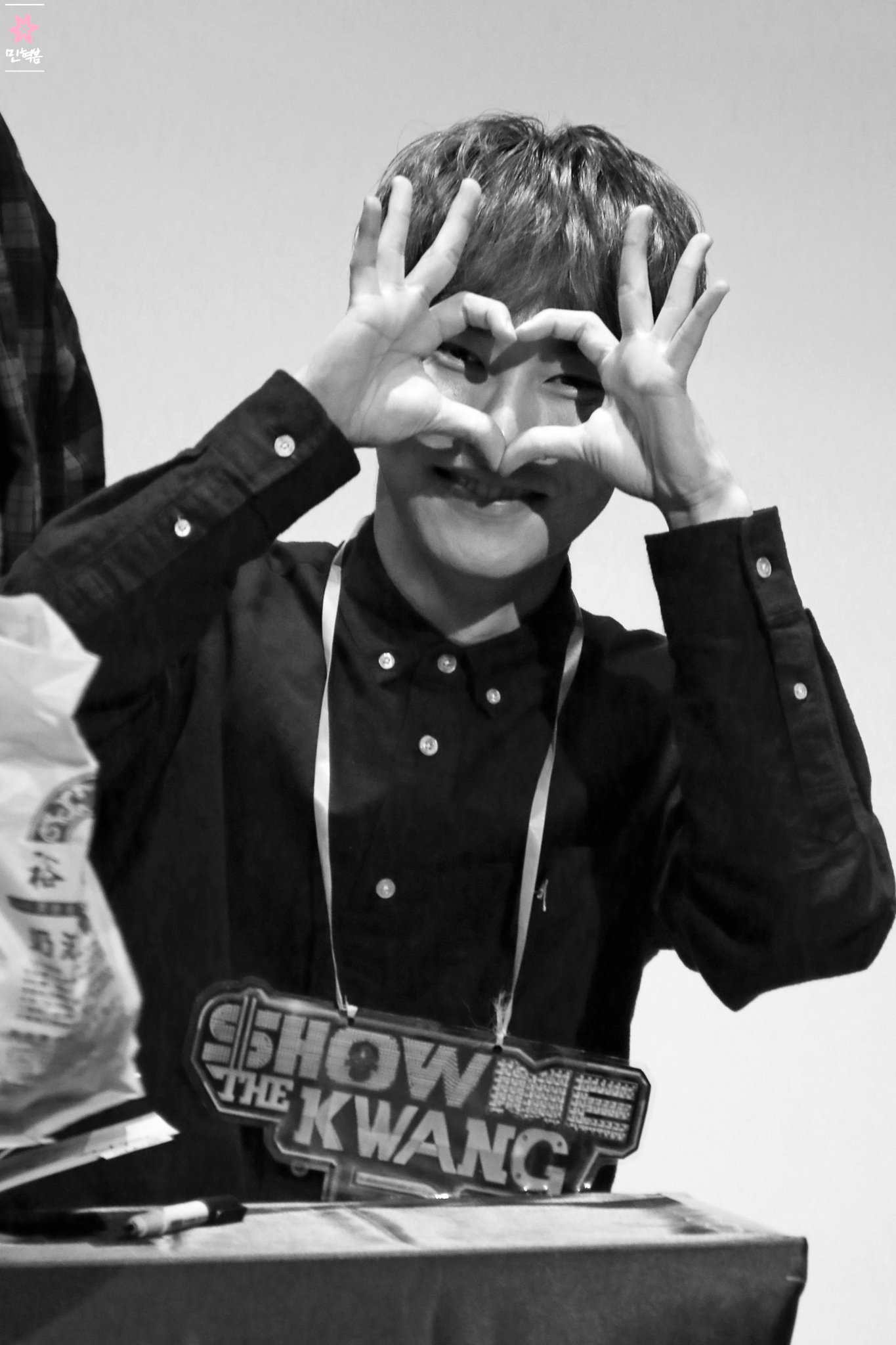 CUYTAXpUAAAGs-r.jpg:large