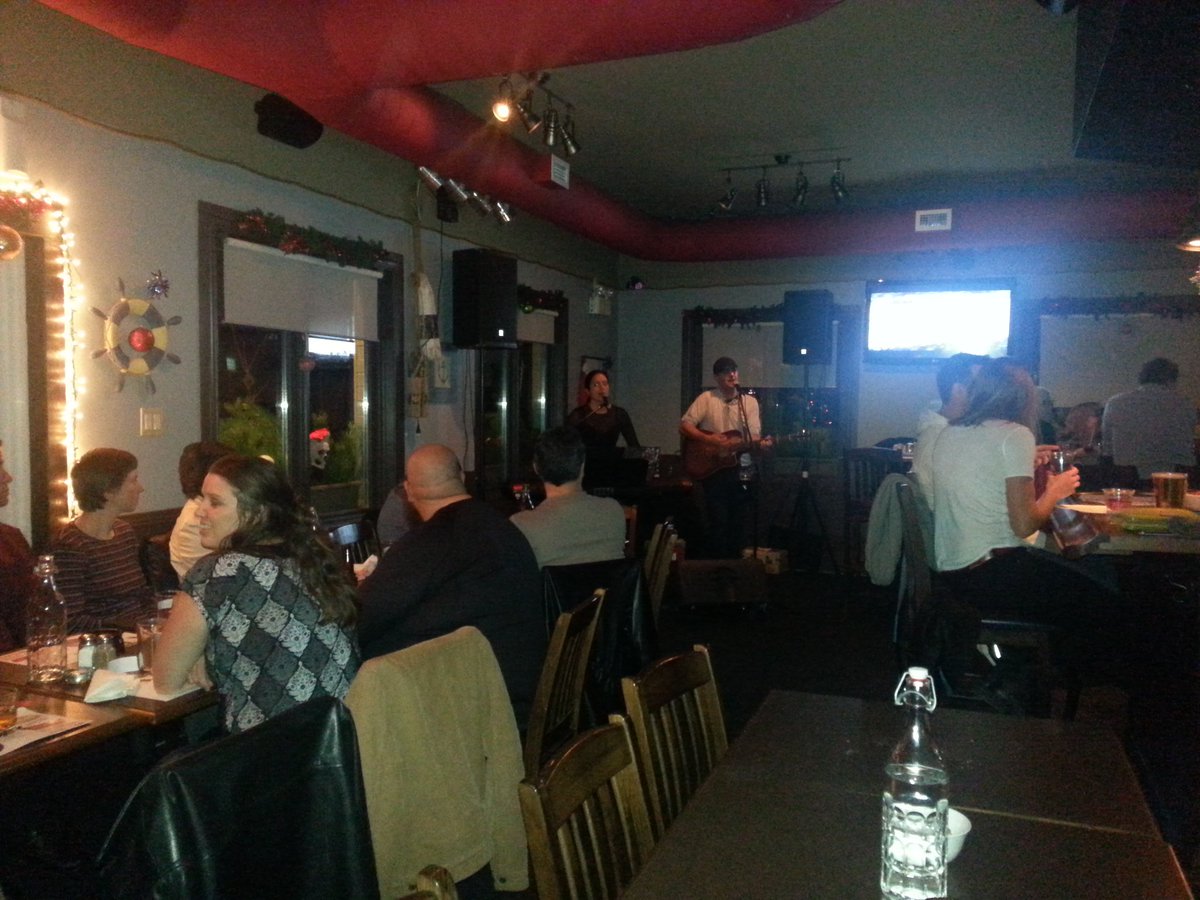 NancyGraham_TD's tweet photo. Enjoying great tunes by #thekeystrings at #lock17bistro in Kemptville! https://t.co/C1mocYZbFP
