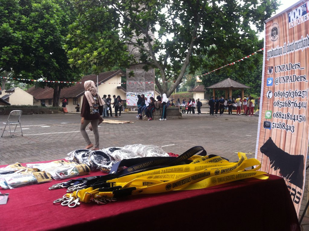 UNPADers_ support KSR event lomba PMR SMP&amp;SMA se-Jabar. Open stand di lapangan eks kopma unpad jatinangor