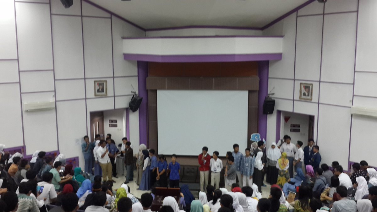 Selamat kepada peserta yang lolos ke tahap selanjutnya, untuk yg belom lolos harus tetep semangat ya!😊 #chemfair2015