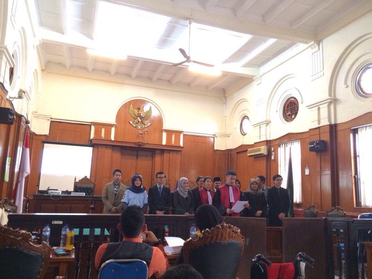 Final kompetisi peradilan semu tingkat nasional Universitas Airlangga telah berlangsung! Goodluck! #UI4MCCUNAIR