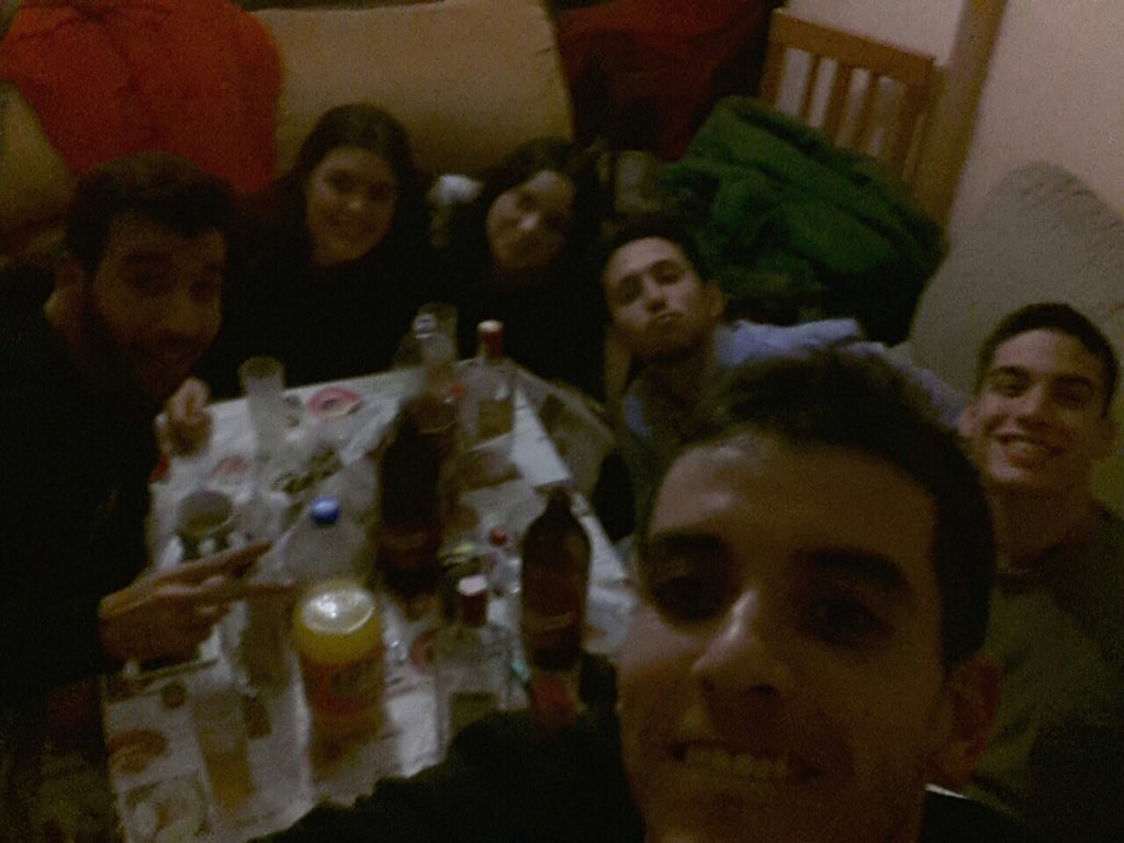 mbelenrguez's tweet photo. Con la familia de relio! @rafablanco92 @elenitadm8 @PonceBez @caarmen7 #dani @danipineda93 osquieroo https://t.co/k806XTRSkM