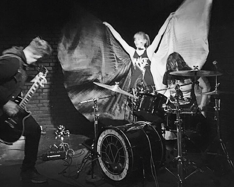 HappyFangs's tweet image. Thanks Sacramento, we had a blast!!! Tonight we're at Shea's in Reno.

(Photo by: Jennifer Adams)