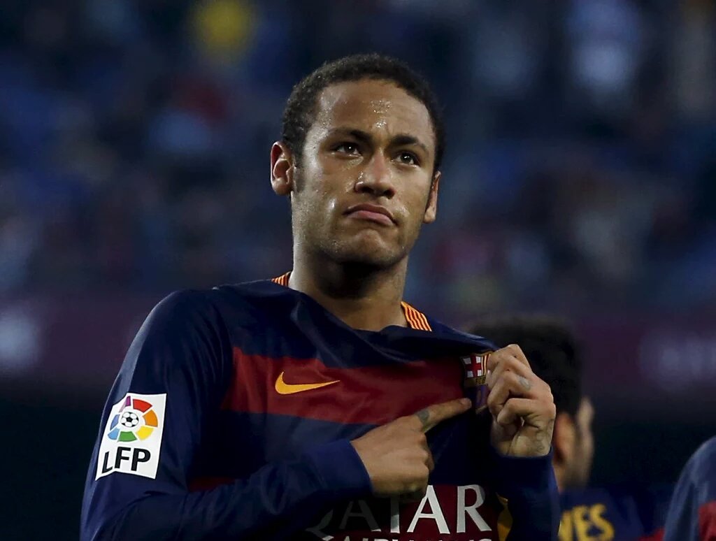 ActuFoot_'s tweet photo. Les 6 derniers matches de Neymar:

11 buts
6 passes décisives https://t.co/IcLh20P16G