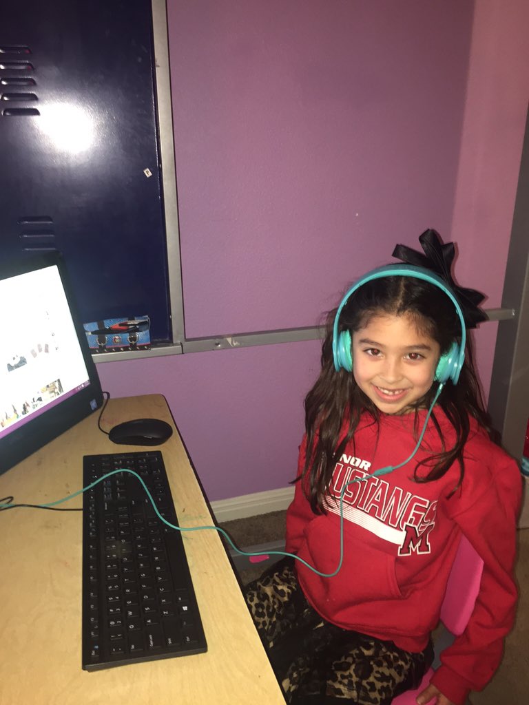 StarCorinne's tweet image. Thank you to everyone who came out &amp;amp; helped her celebrate another year of life!#Spoiled #Loved#Beats #DellComputer