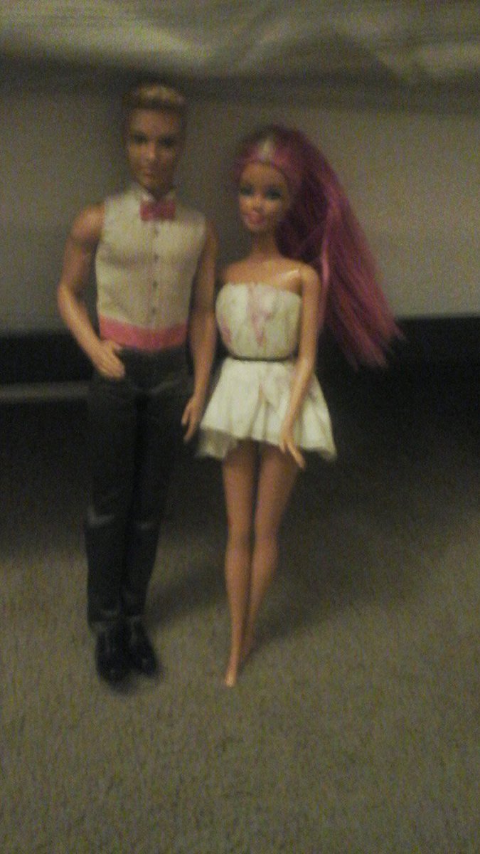 LifeBestfriend's tweet photo. Ever wonder that barbie dolls are cute.#cutebarbiecouples https://t.co/QxxUgyFKOQ