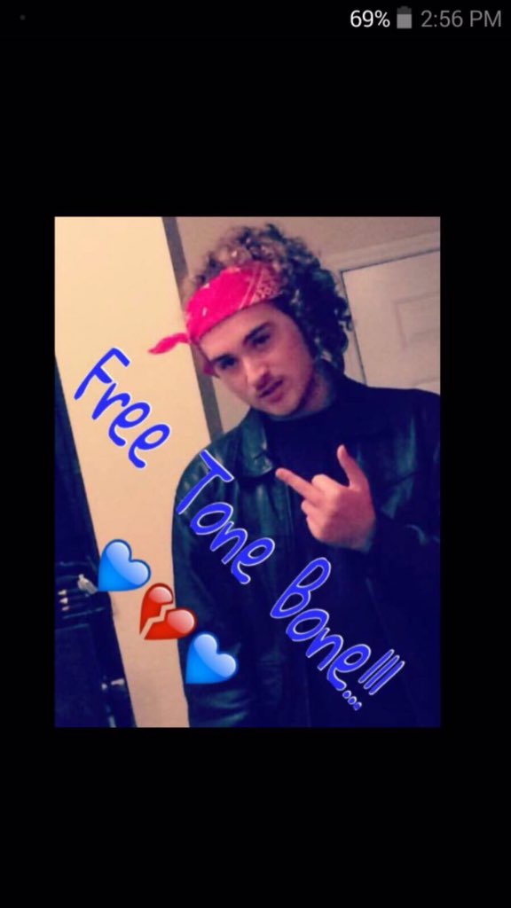 x2EzDubx's tweet photo. #FreeToneBone #FreeJodiBone #FreeAllTheHomies https://t.co/OiUpJyshDK