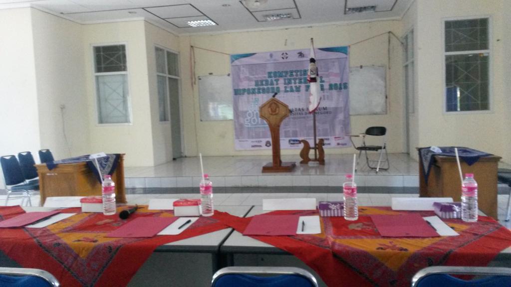 DLF_2016's tweet photo. Semifinal - Perebutan Juara 3 - Final #DebatInternal #DLF2015 Memperebutkan Piala Dekan III https://t.co/meqBSmV6rx