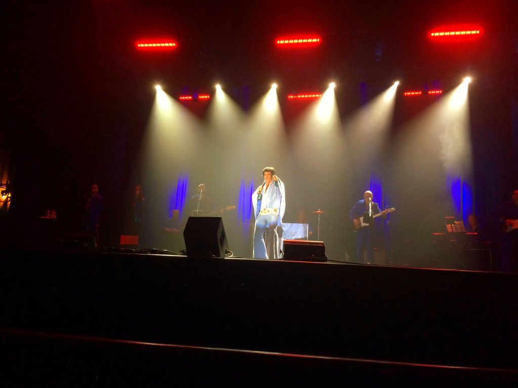 Caught the amazing <a href="/ThaneDunnETA/">Thane Dunn</a> tonight. Great tribute to #Elvis TCB