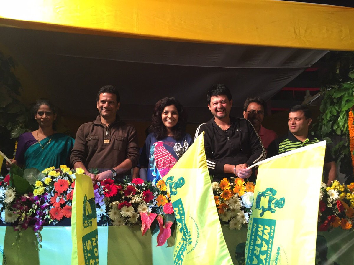 TeamSwwapnil's tweet photo. Good Morning #SJHearts #VasaiVirarMarathon2015 #Flag #TeamMPM2 https://t.co/TyS5uV4Gea
