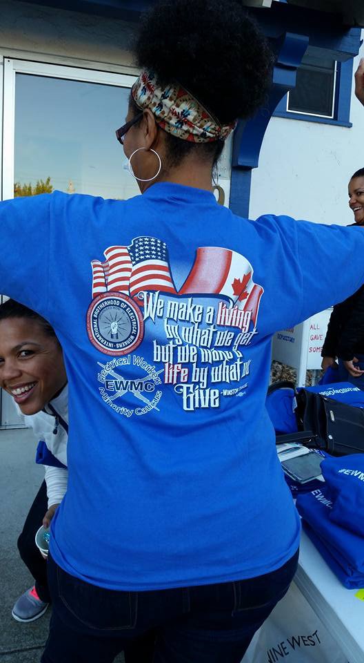 TonyaA6's tweet photo. #EWMCIntlDayOfService2015 #SolanoCountyChapter Showing off my...shirt. Photobombed by Milly. #VFWPost7244 https://t.co/JRff159Lbx